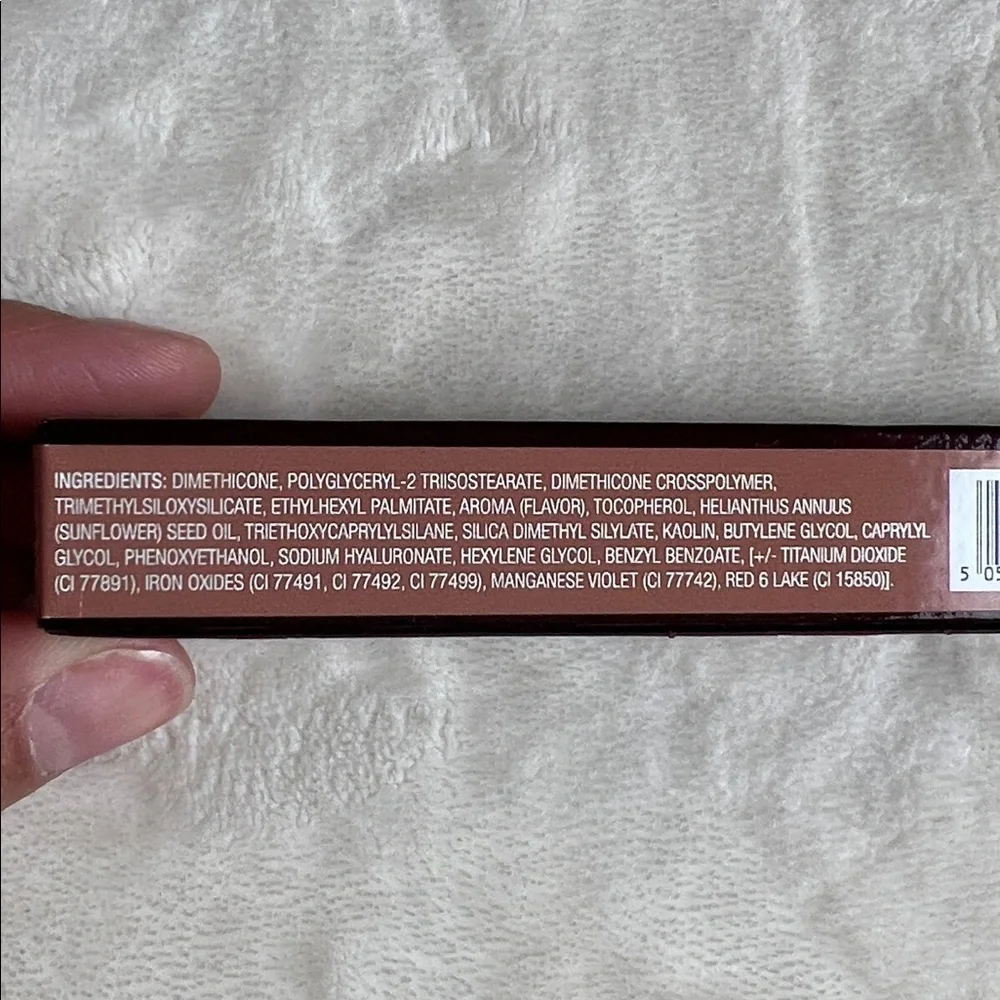 CHARLOTTE TILBURY Airbrush Flawless Matte Lip Blur Liquid Lipstick